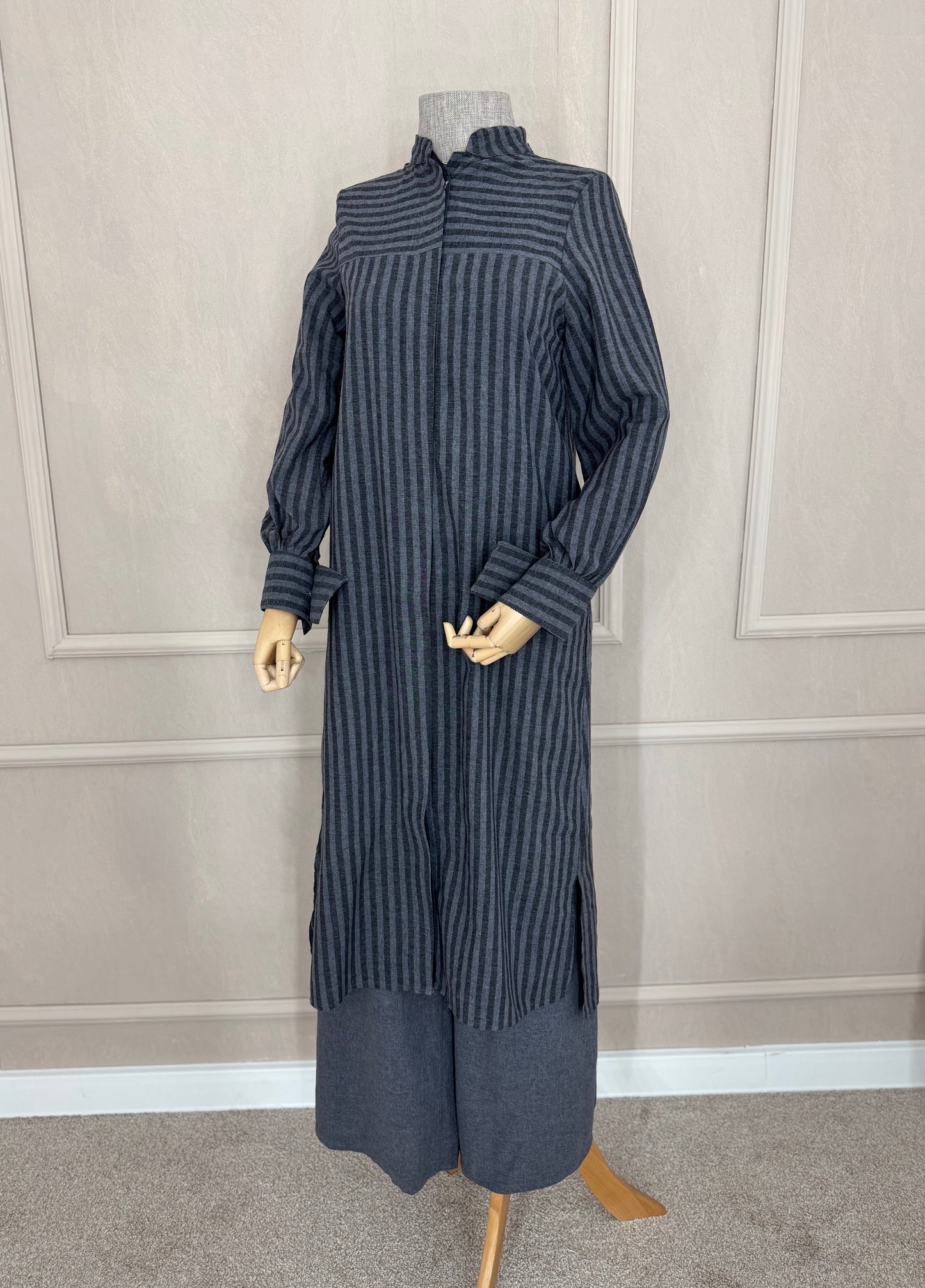 Komplet sivi na pruge