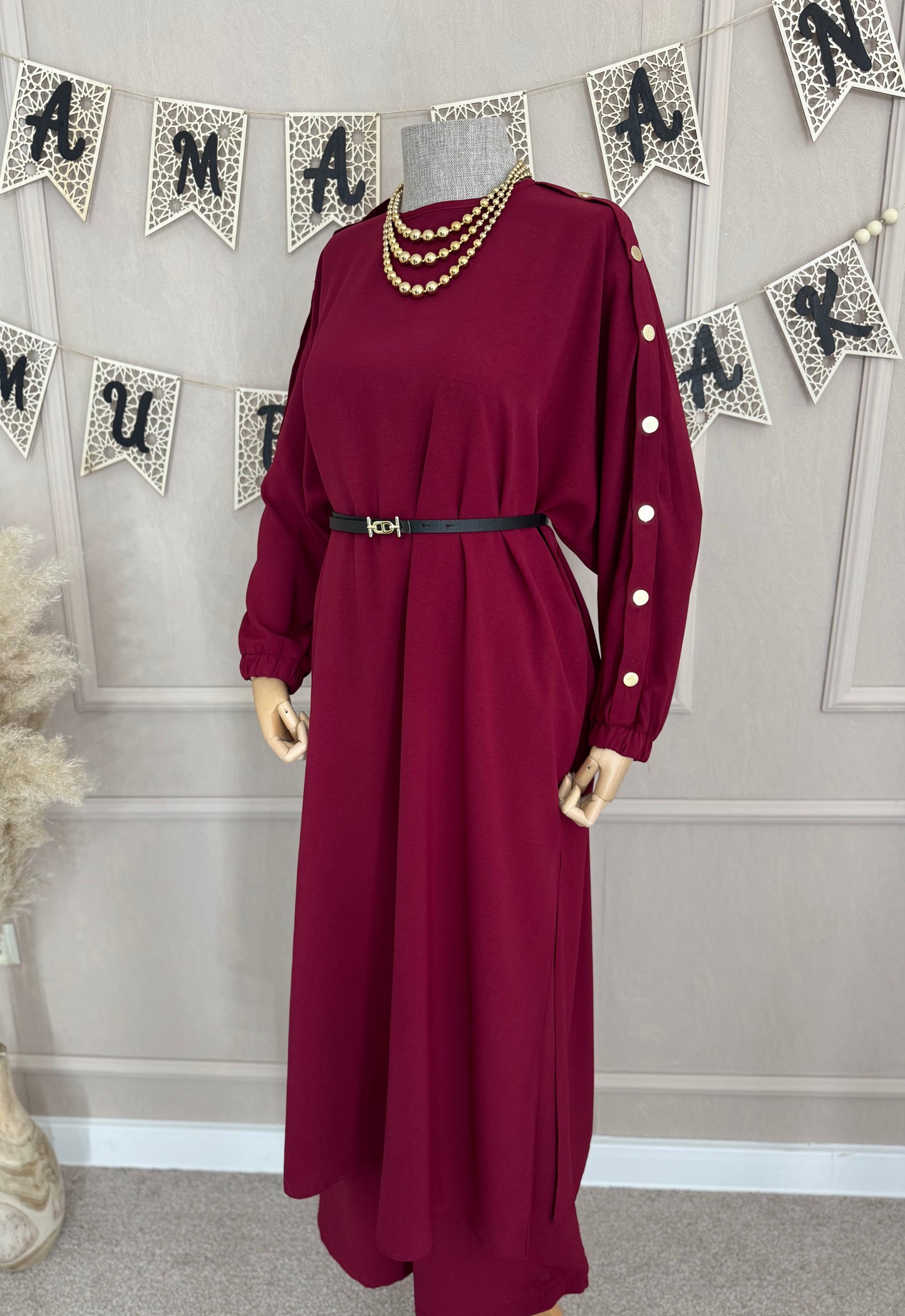 Komplet sa zlatnim detaljima (tunika i pantalone) bordo
