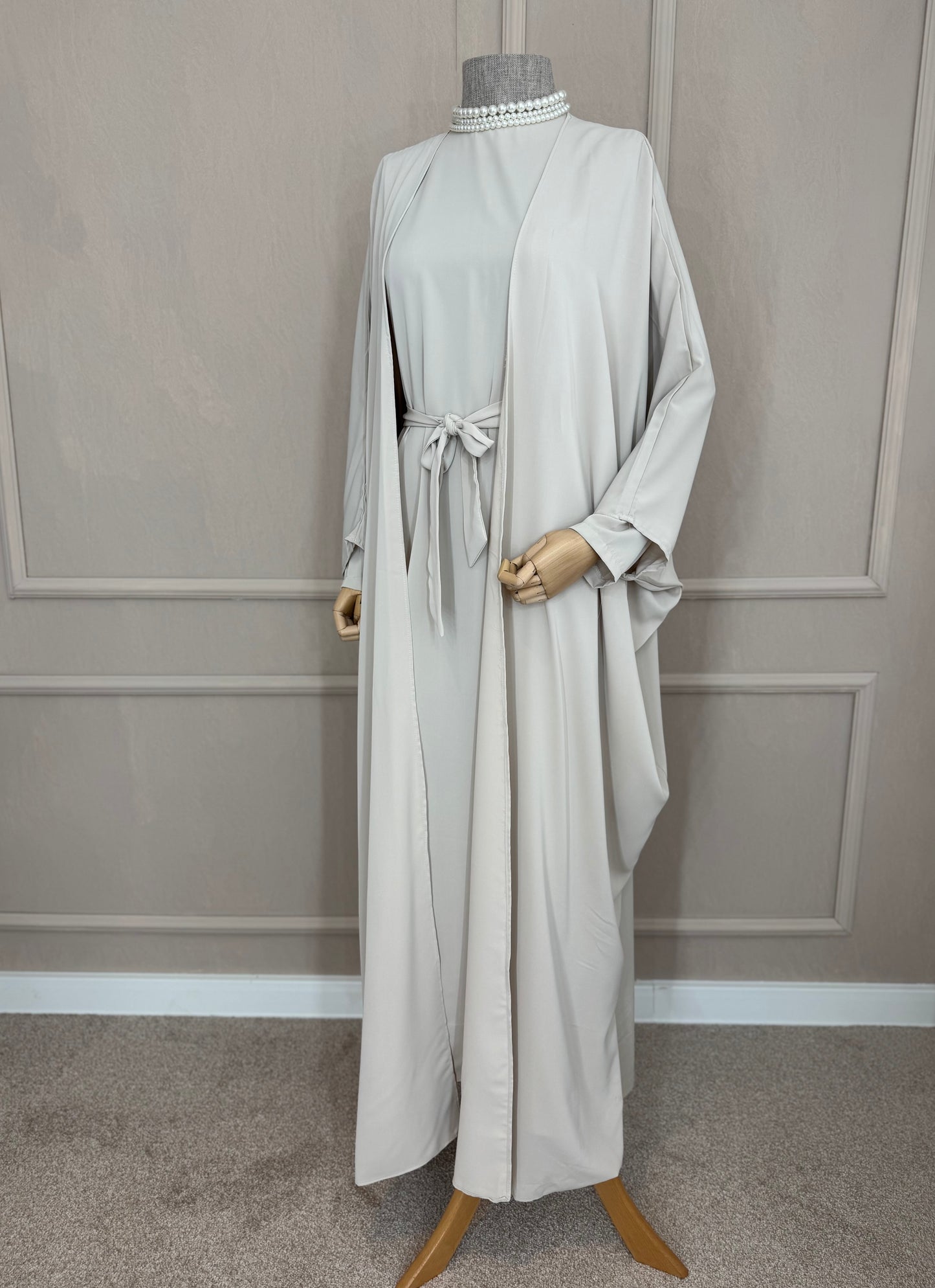 Abaya svijetlo siva
