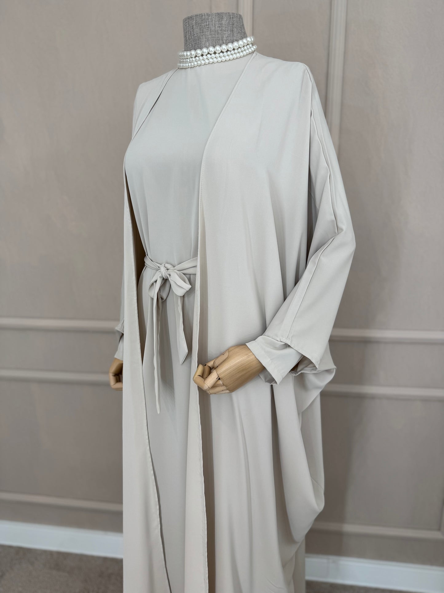 Abaya svijetlo siva