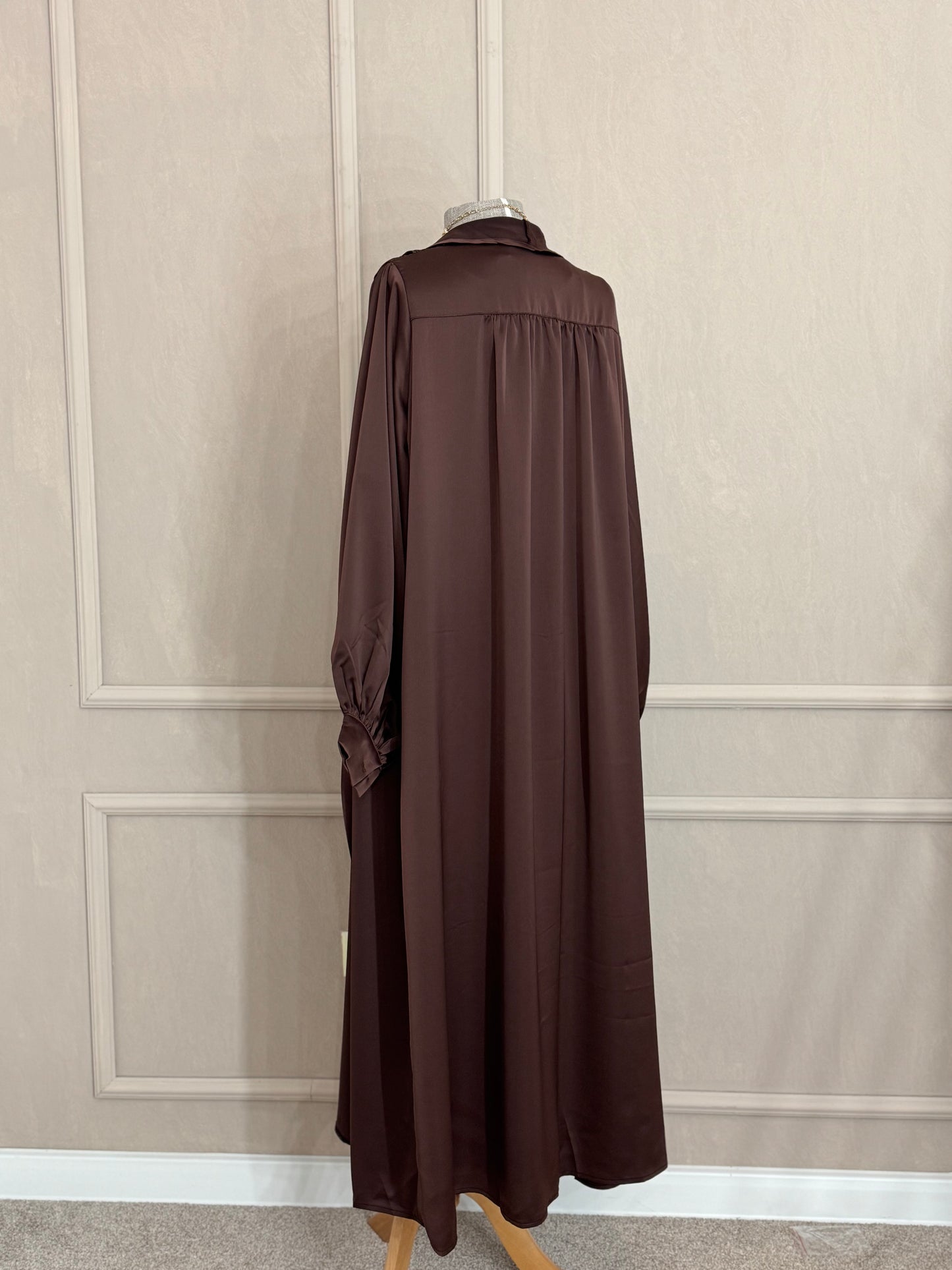 Set ( abaya, podhaljina i pojas) smedji